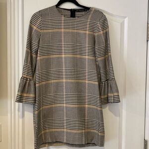 Zara woman’s Back and white checkered dress Sz M